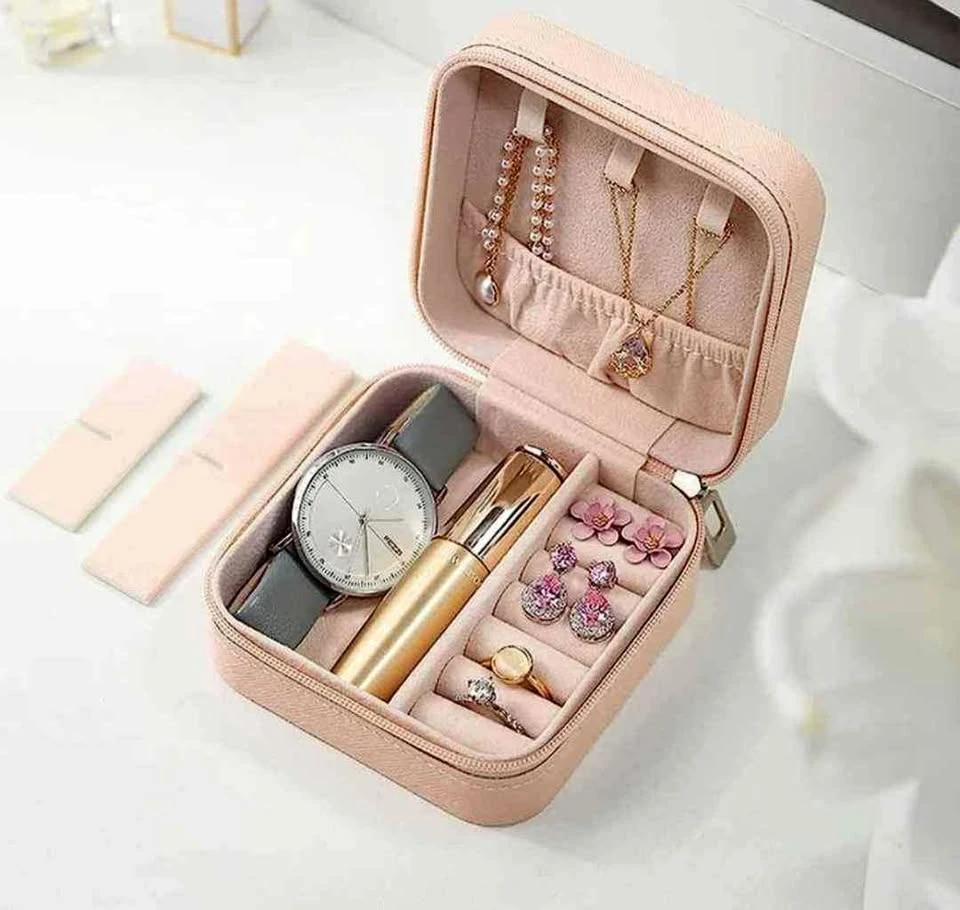 Portable and Compact Small Accessory Storage Box
